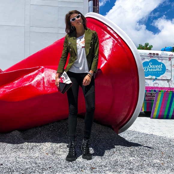 Meet your Posher, Laura - Picture 8 of 8